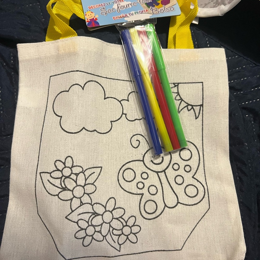 ⭐️10-4-$10 - Kids DIY Coloring Tote Bag with Markers - Yellow